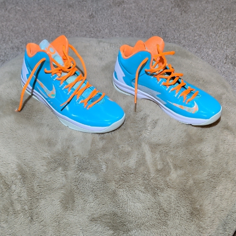 Nike Kids Mid-Top Basketball Sneakers in Turquoise & Neon Orange - Picture 8 of 8